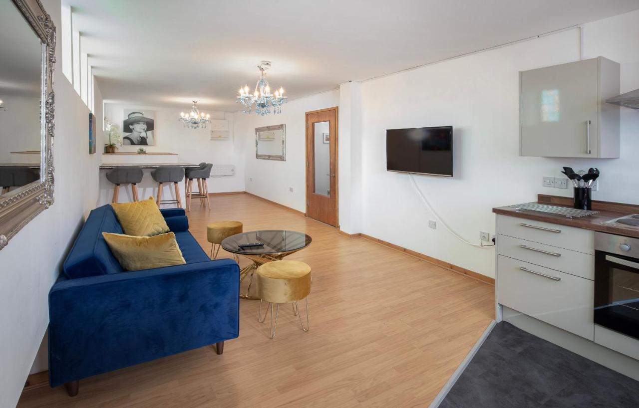 Elegant Church Conversion Close To Blackpool Tower Exterior photo